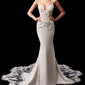 Enzoani Pearl Wedding Dress